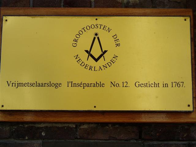 Bord buitenkant LogeGebouw